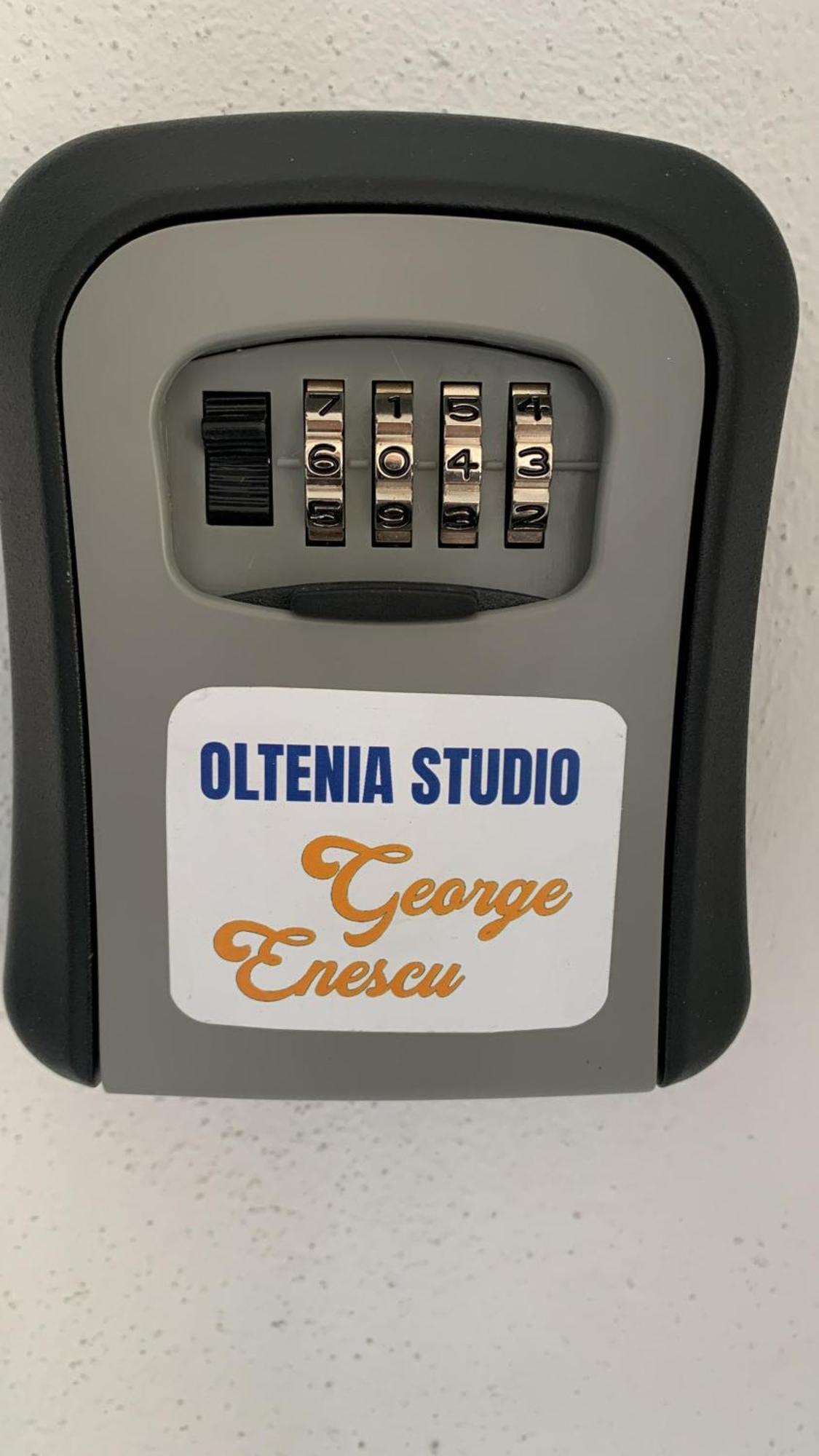 Oltenia Studio George Enescu Craiova Buitenkant foto